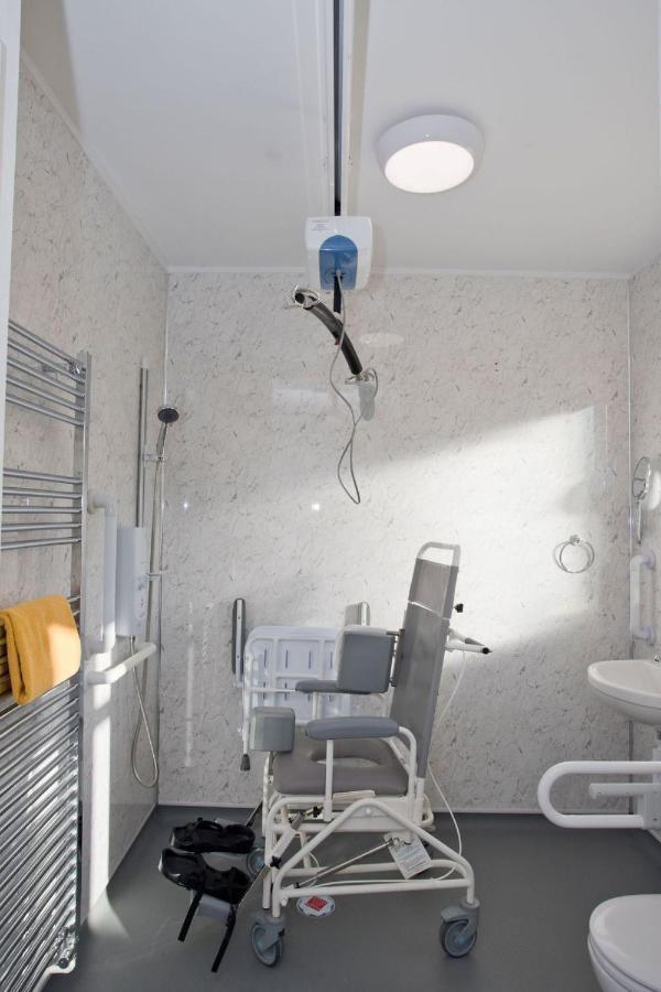 Hilda'S Retreat Accessible Wheel Chair Friendly With Hoist Poole Luaran gambar