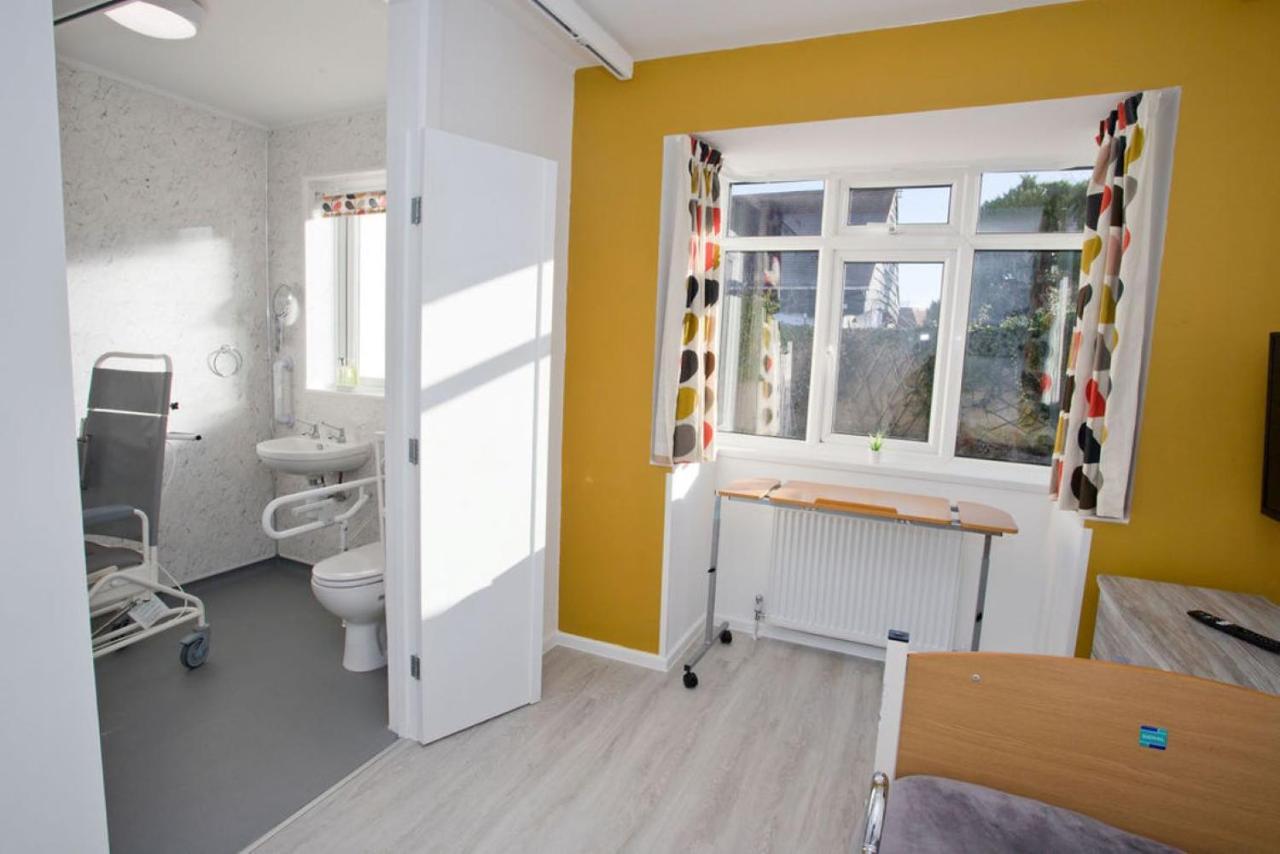 Hilda'S Retreat Accessible Wheel Chair Friendly With Hoist Poole Luaran gambar