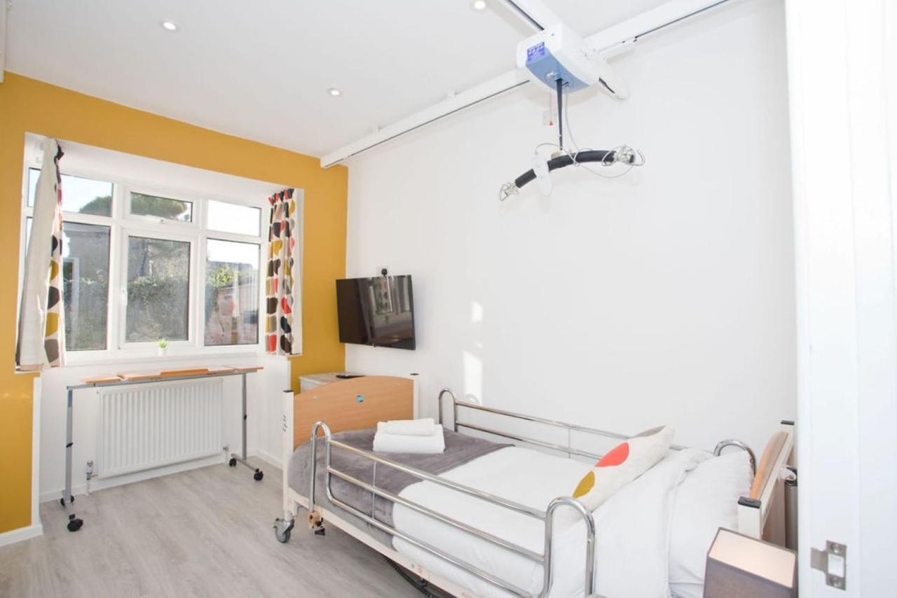 Hilda'S Retreat Accessible Wheel Chair Friendly With Hoist Poole Luaran gambar