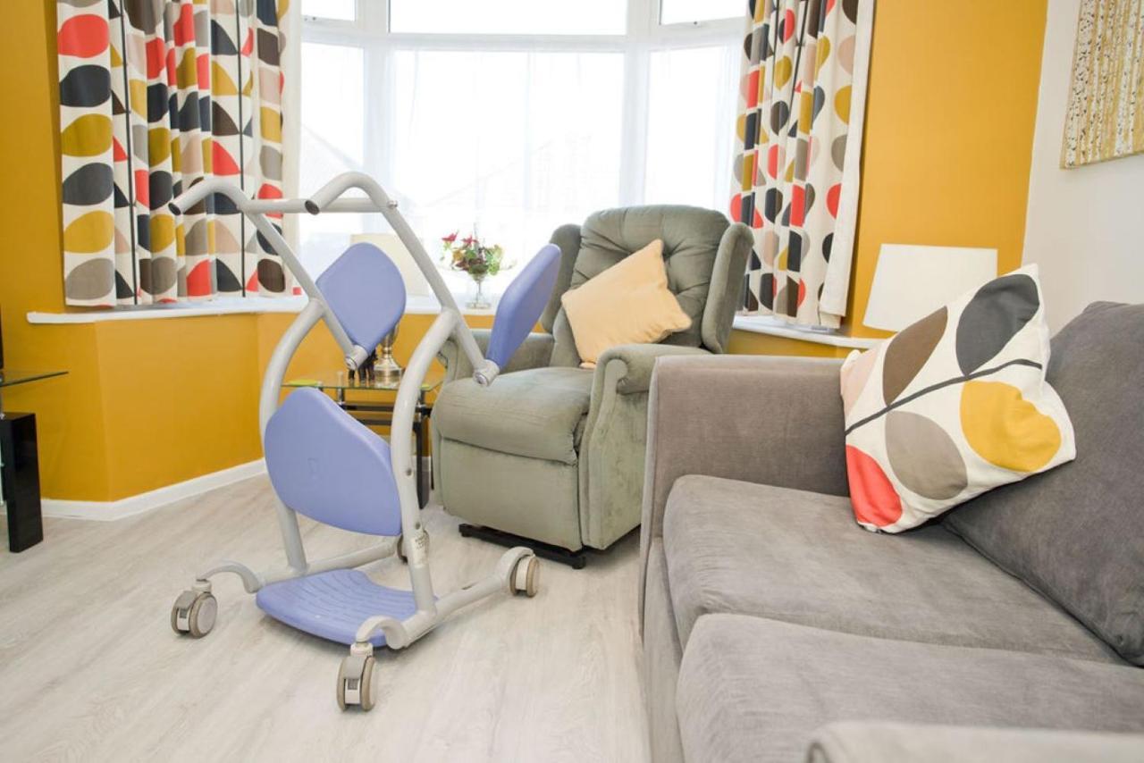 Hilda'S Retreat Accessible Wheel Chair Friendly With Hoist Poole Luaran gambar
